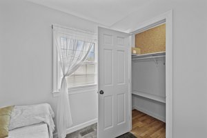 Master Bedroom w/closet