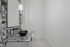  Photo 33