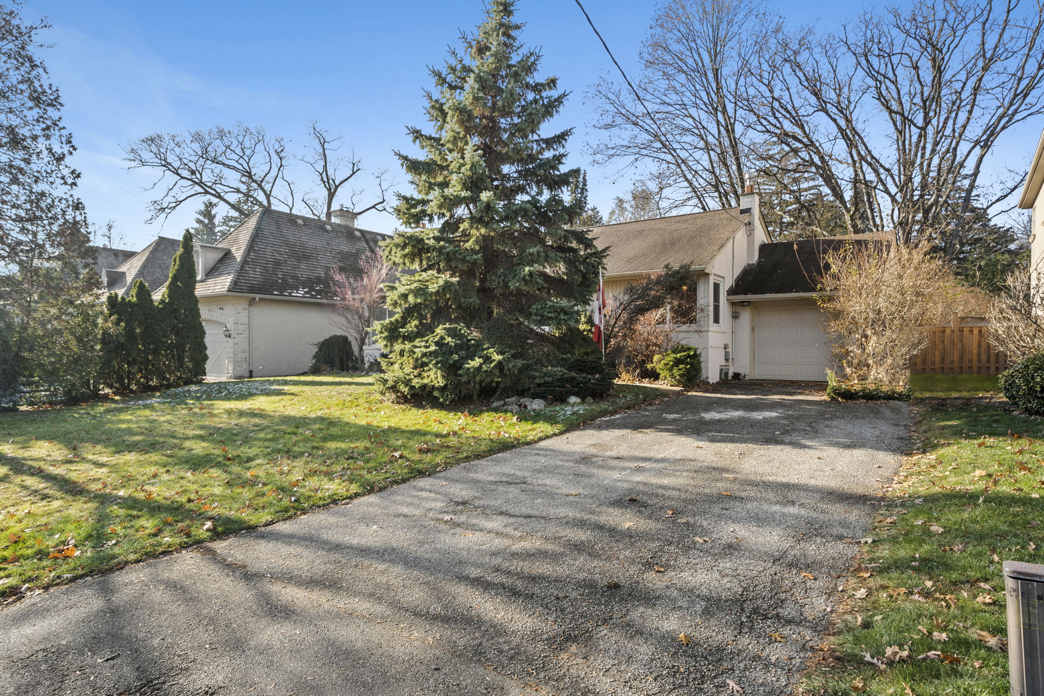103 Valecrest Dr Toronto, ON M9A 4P5