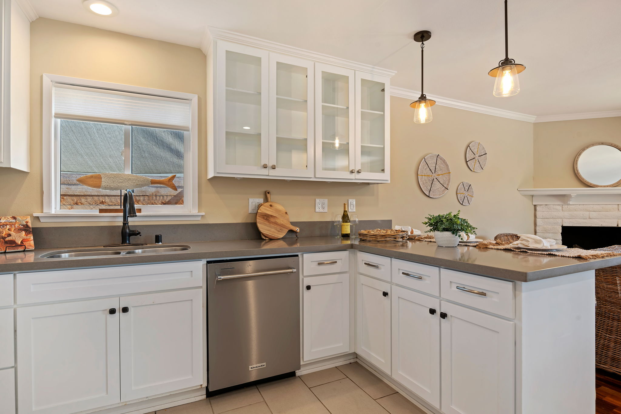14 - Kitchen