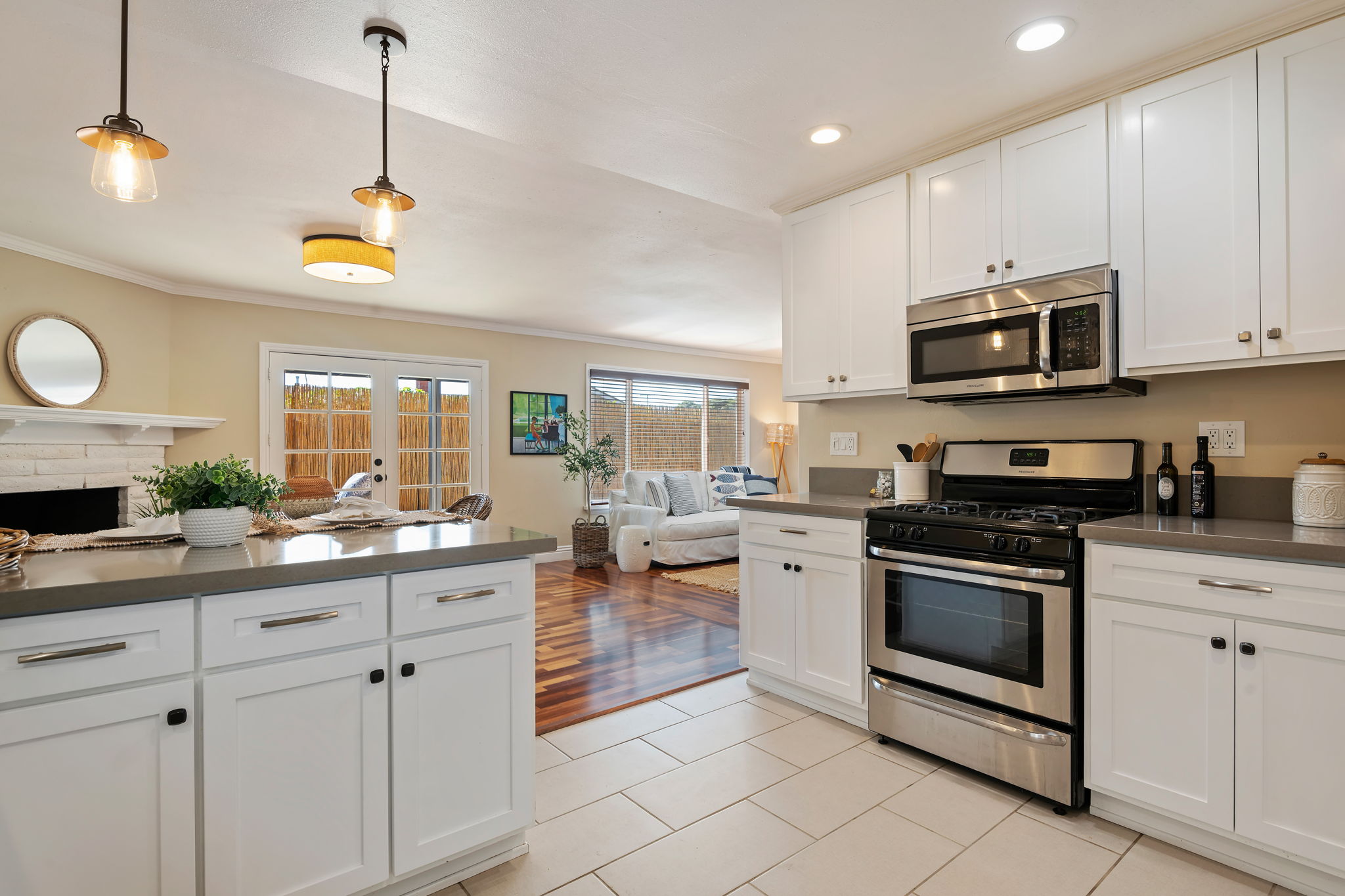 15 - Kitchen