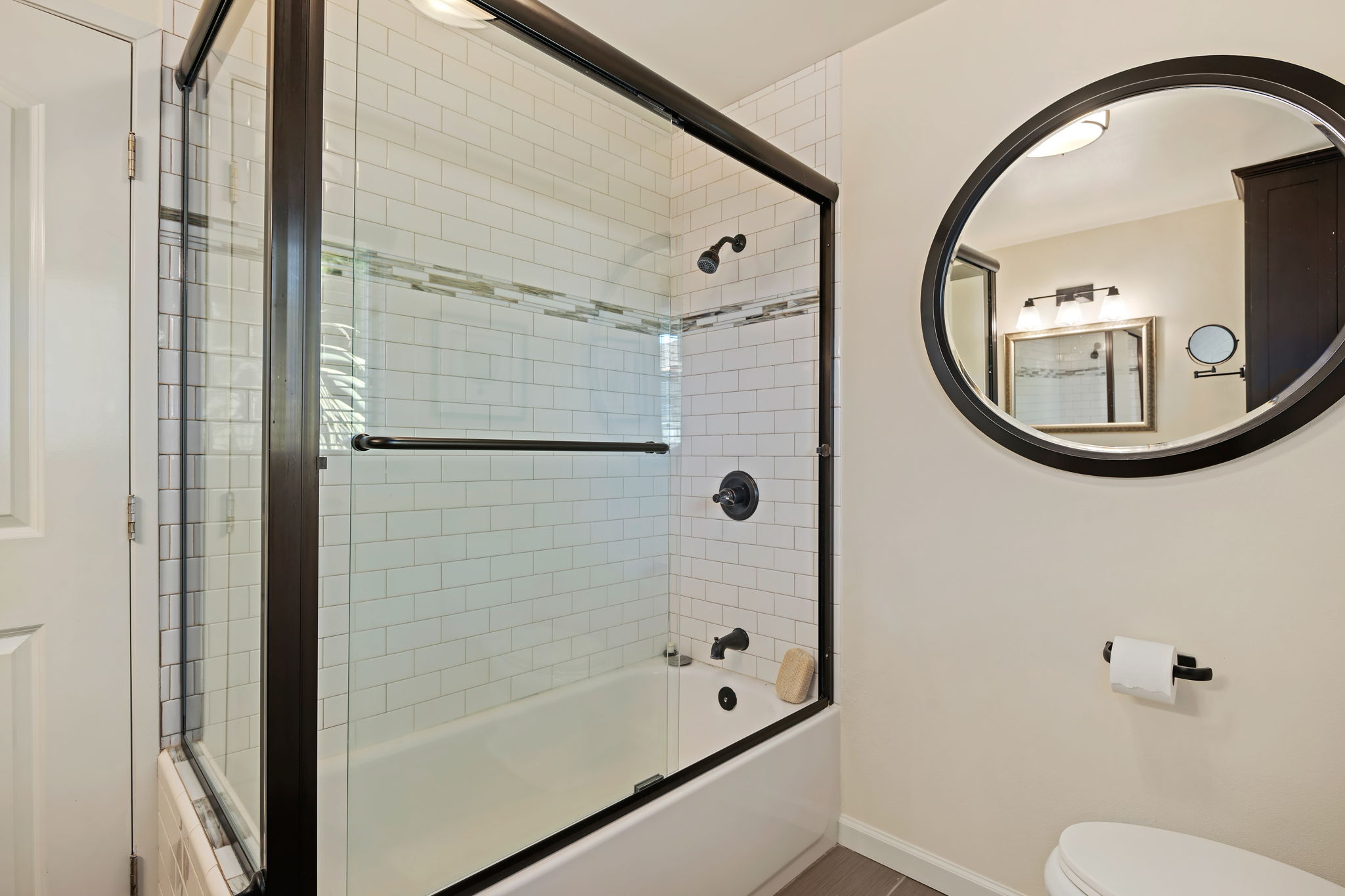 22 - Bathroom 2