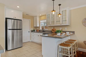 13 - Kitchen