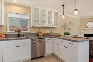 14 - Kitchen