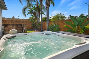 31 - Hot Tub