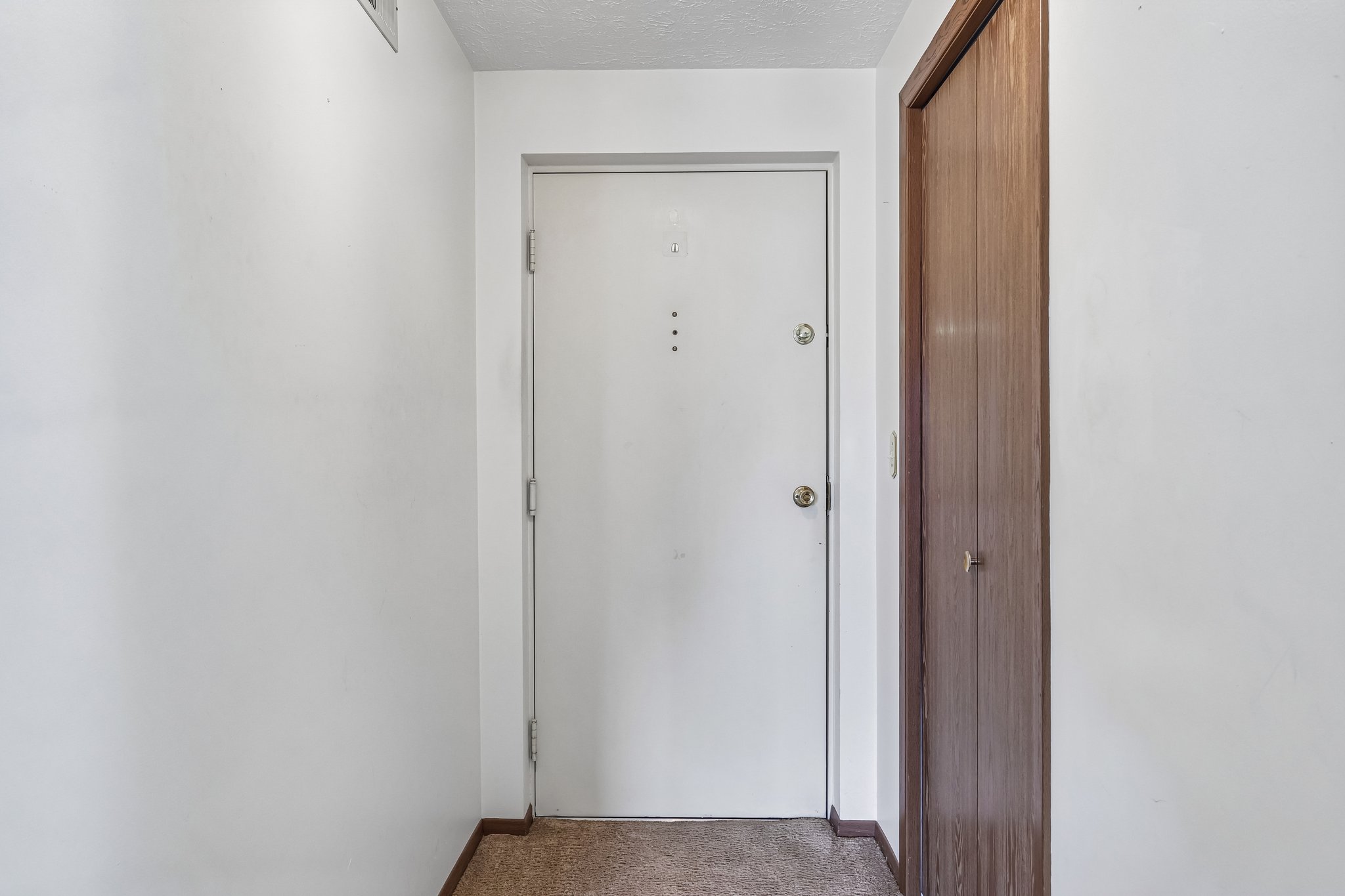 Woodstone Ln 33-S1108-003.jpg