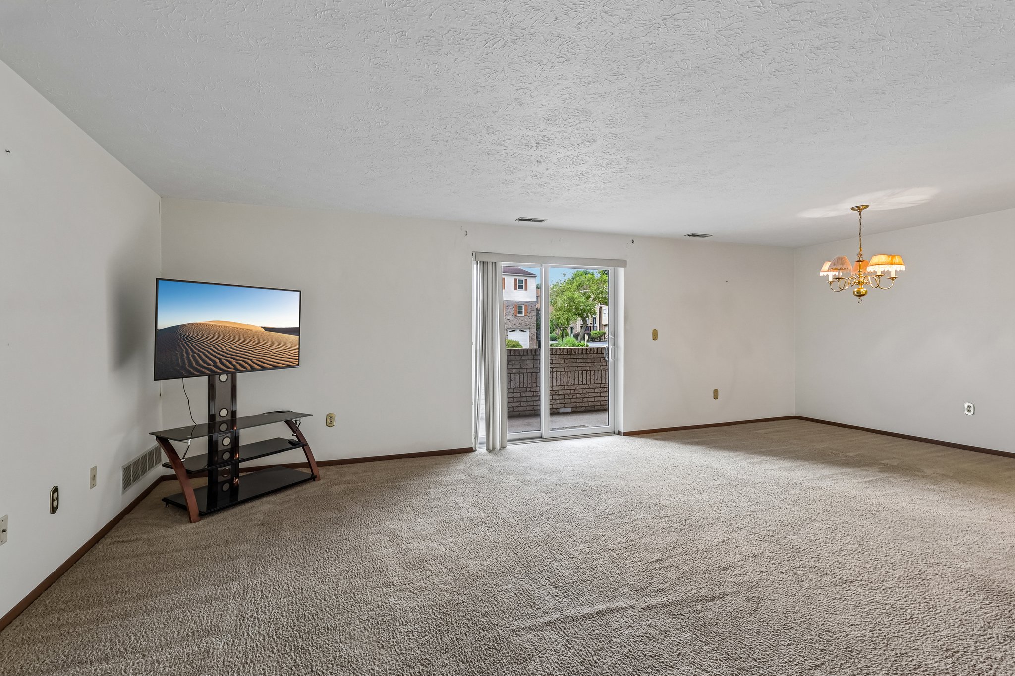 Woodstone Ln 33-S1108-007.jpg