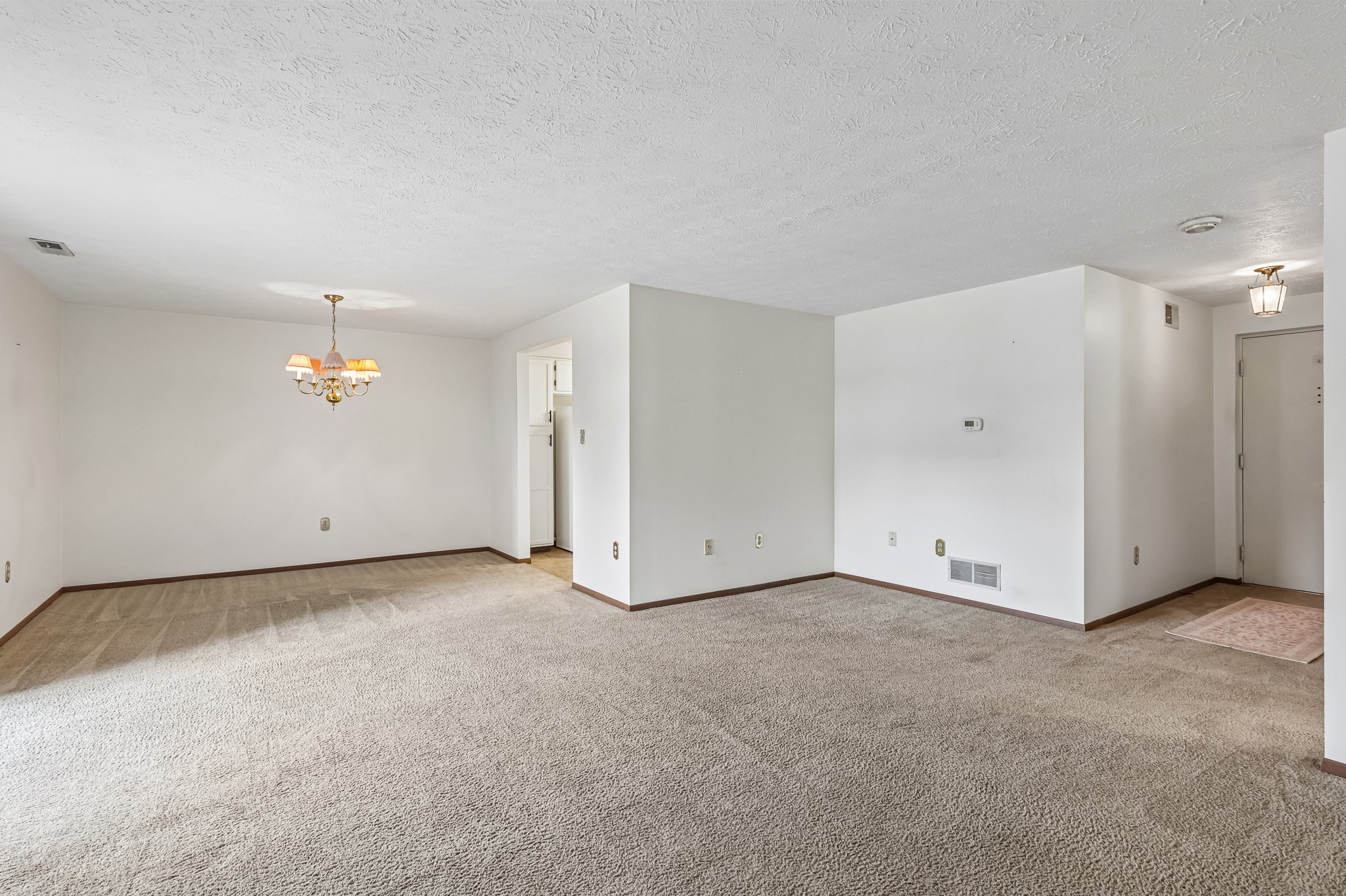 Woodstone Ln 33-S1108-010.jpg