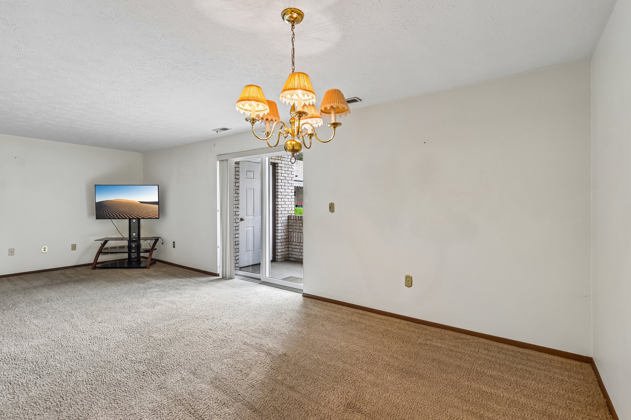 Woodstone Ln 33-S1108-012.jpg