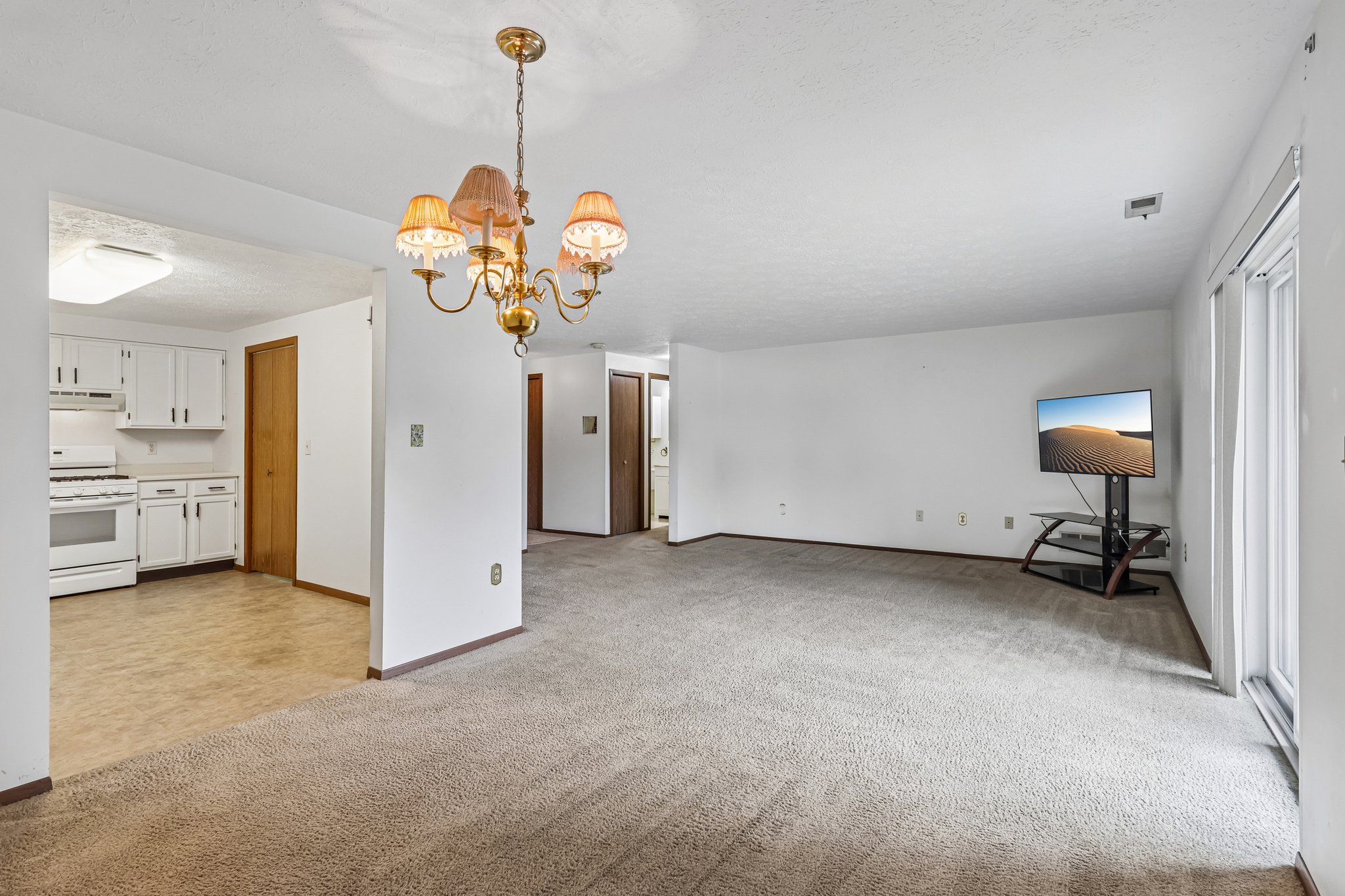 Woodstone Ln 33-S1108-013.jpg