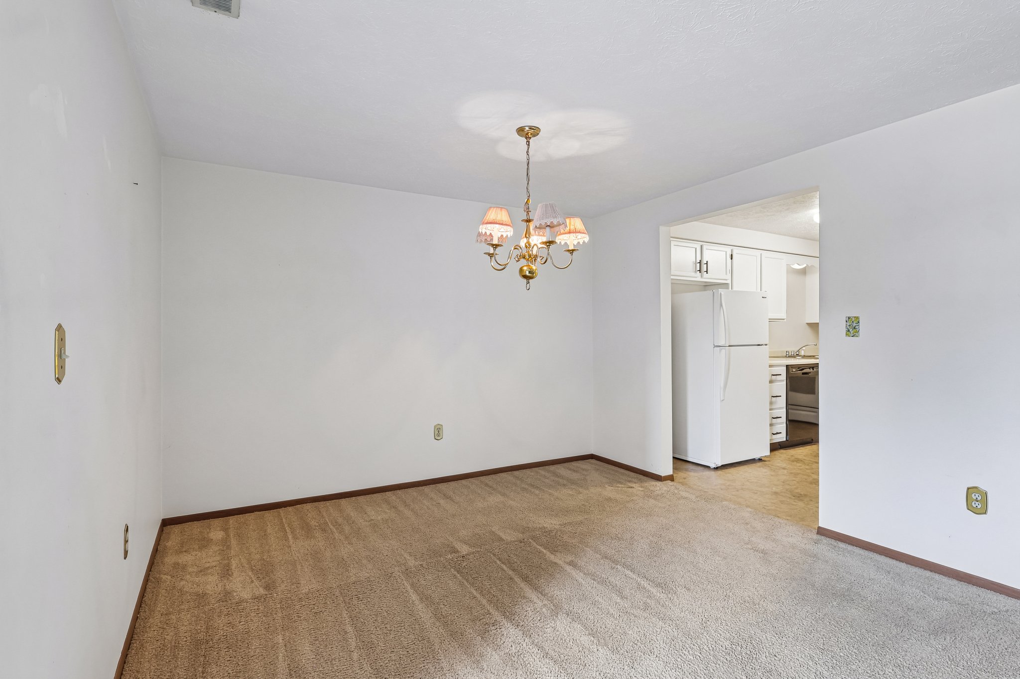 Woodstone Ln 33-S1108-014.jpg