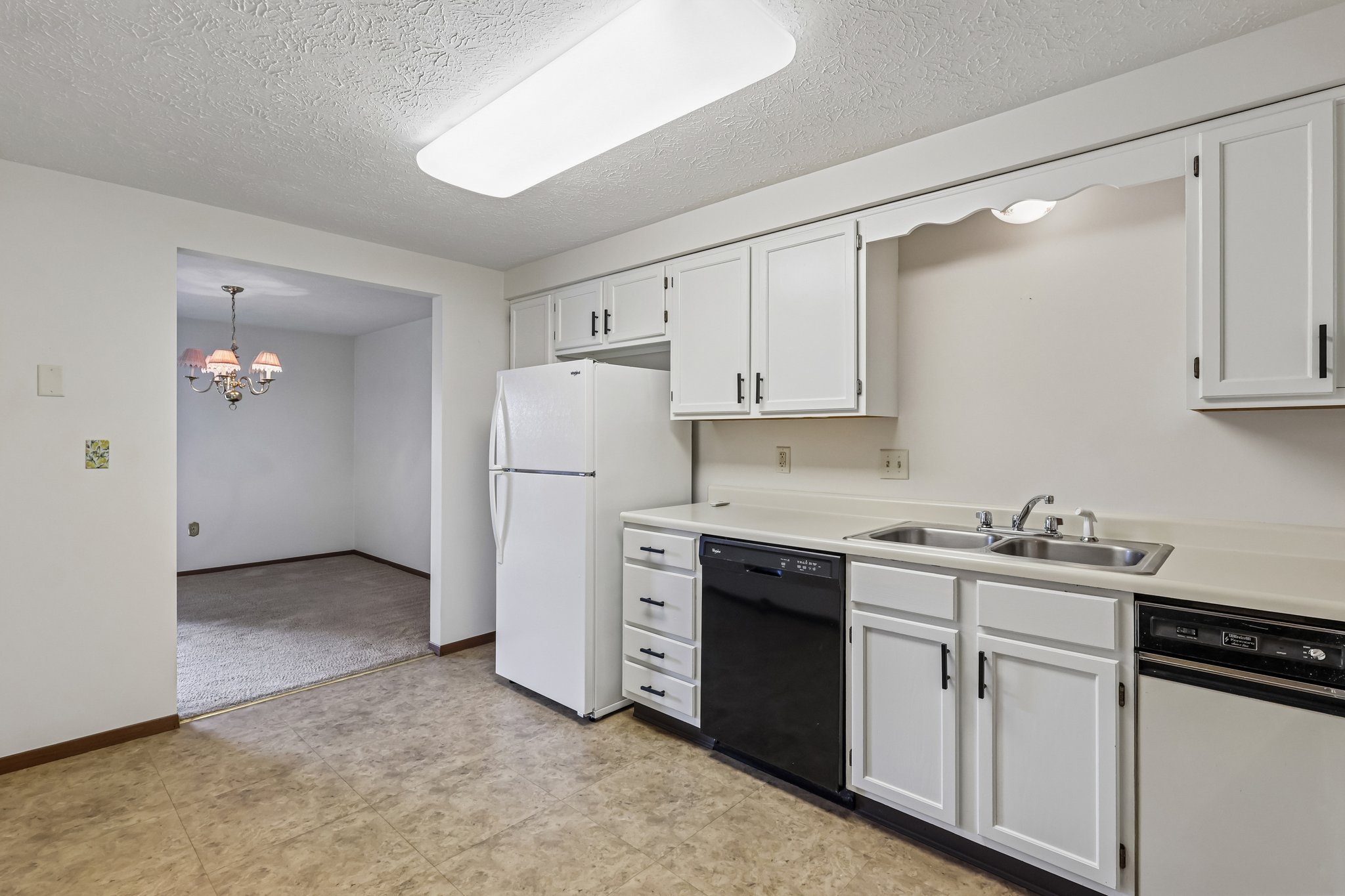 Woodstone Ln 33-S1108-022.jpg