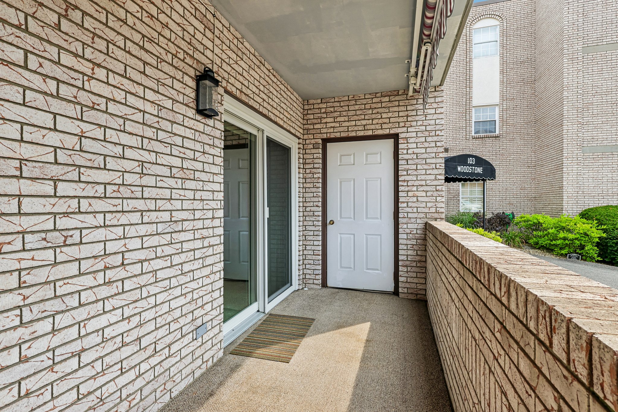 Woodstone Ln 33-S1108-035.jpg