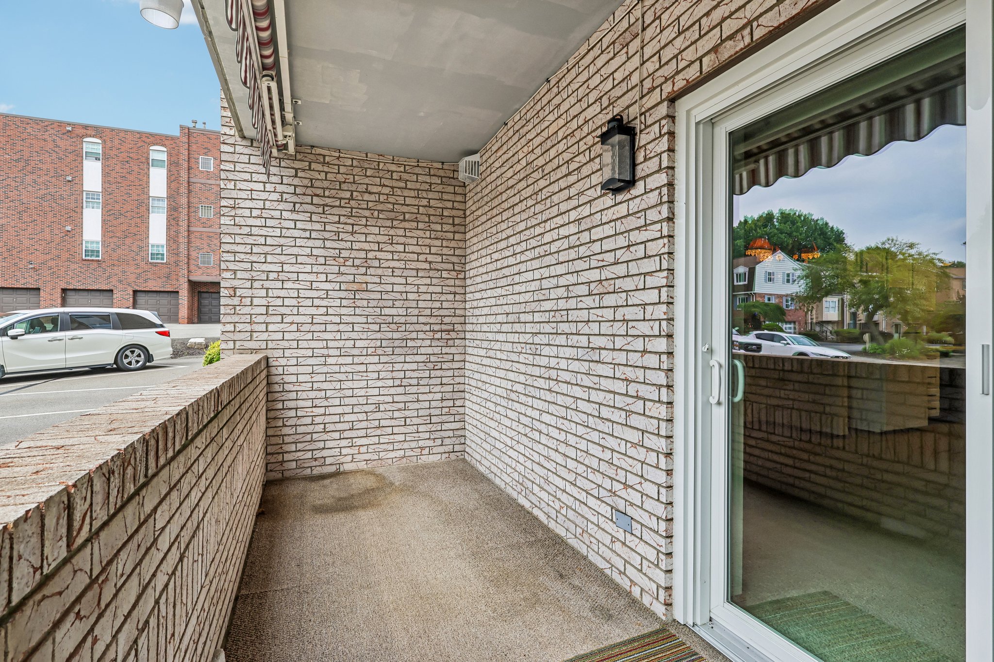 Woodstone Ln 33-S1108-036.jpg