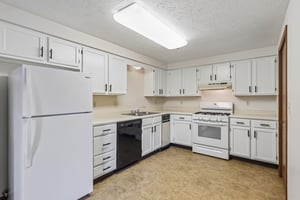 Woodstone Ln 33-S1108-018.jpg