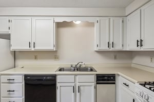 Woodstone Ln 33-S1108-019.jpg