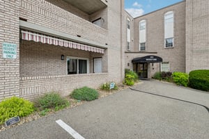Woodstone Ln 33-S1108-032.jpg