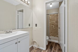  Photo 23