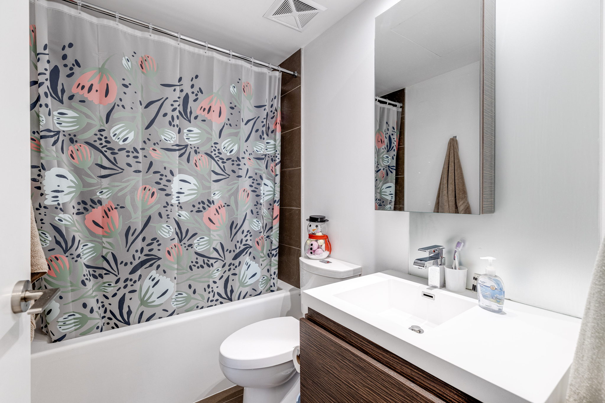 Toronto property showcase — delivered property photograph 16