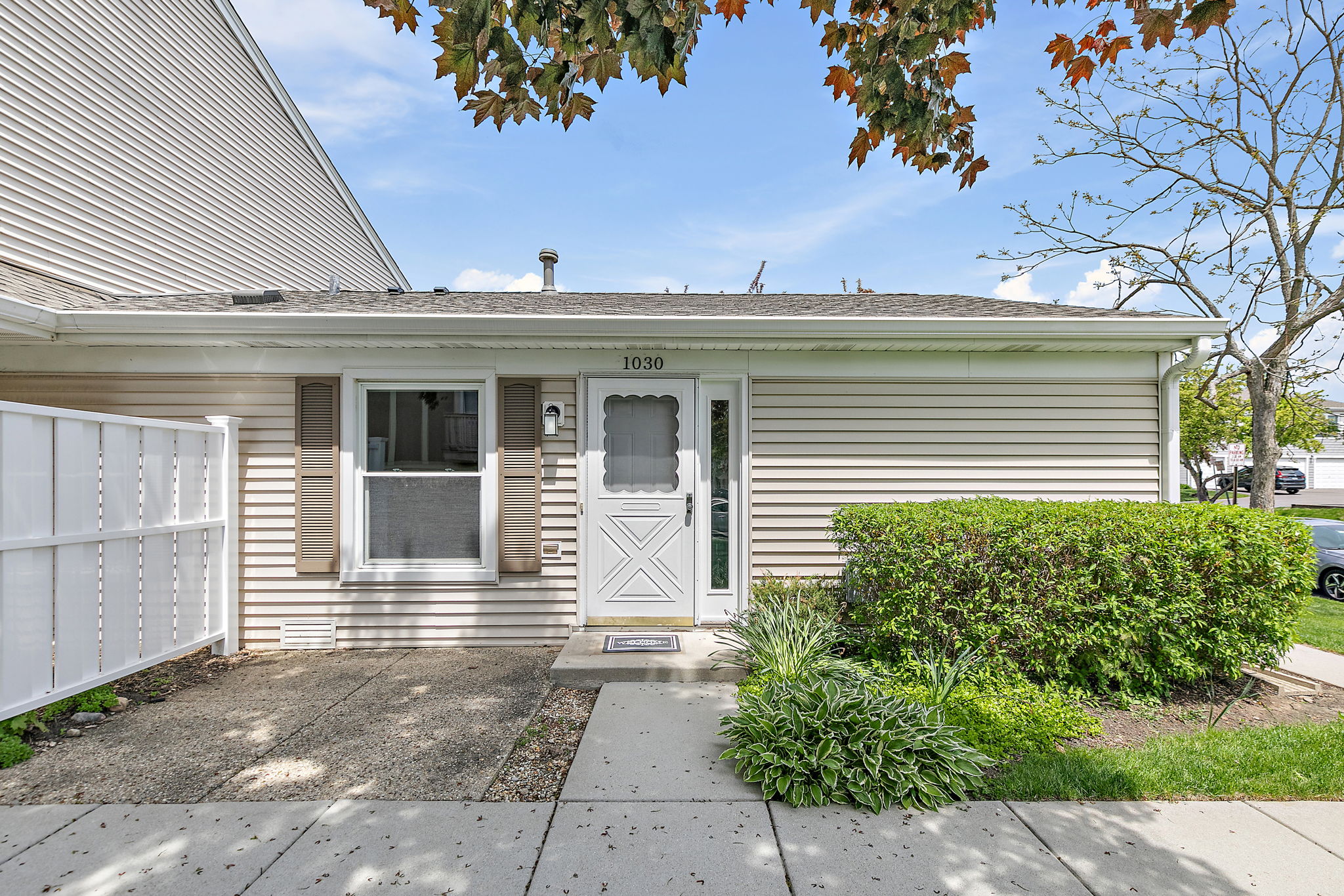 1030 Newport Harbor, Schaumburg, IL 60193, US Photo 2