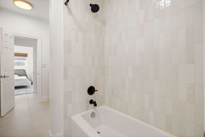  Photo 33