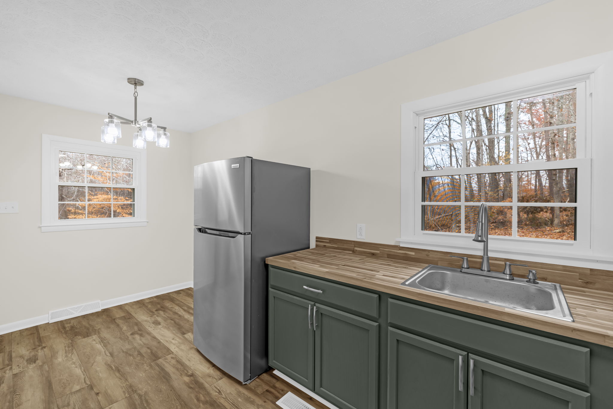 10301 NC Highway 87-16