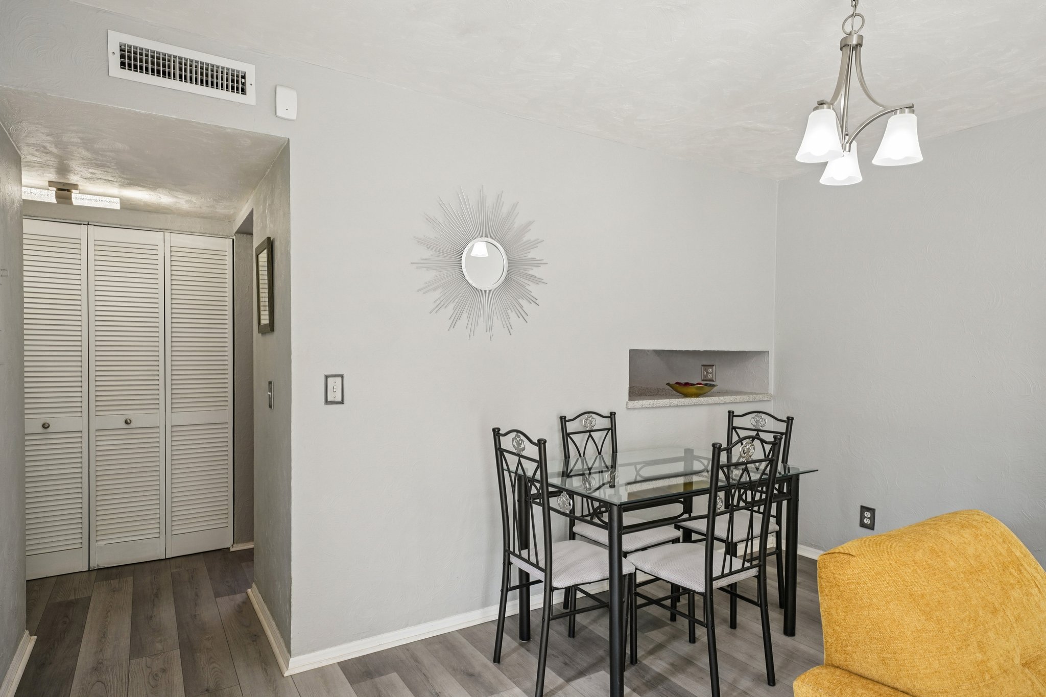 Rosemount Dr-S2003-016.jpg