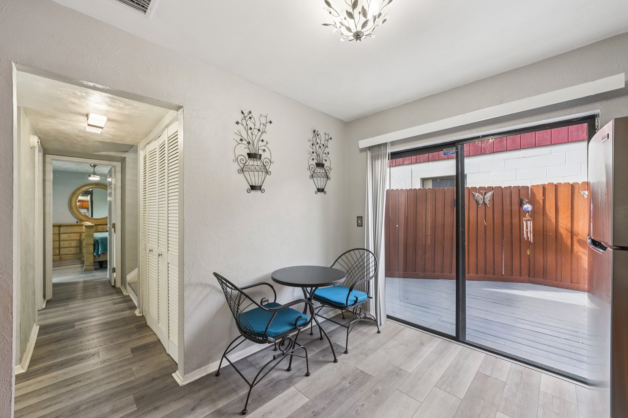 Rosemount Dr-S2003-019.jpg