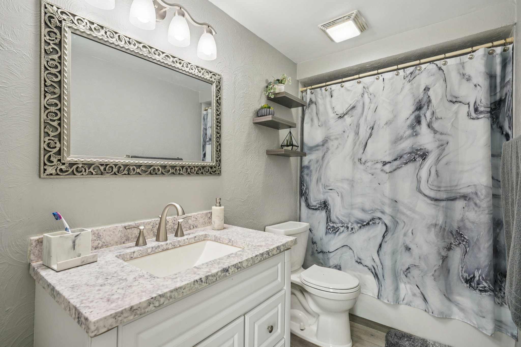 Rosemount Dr-S2003-033.jpg