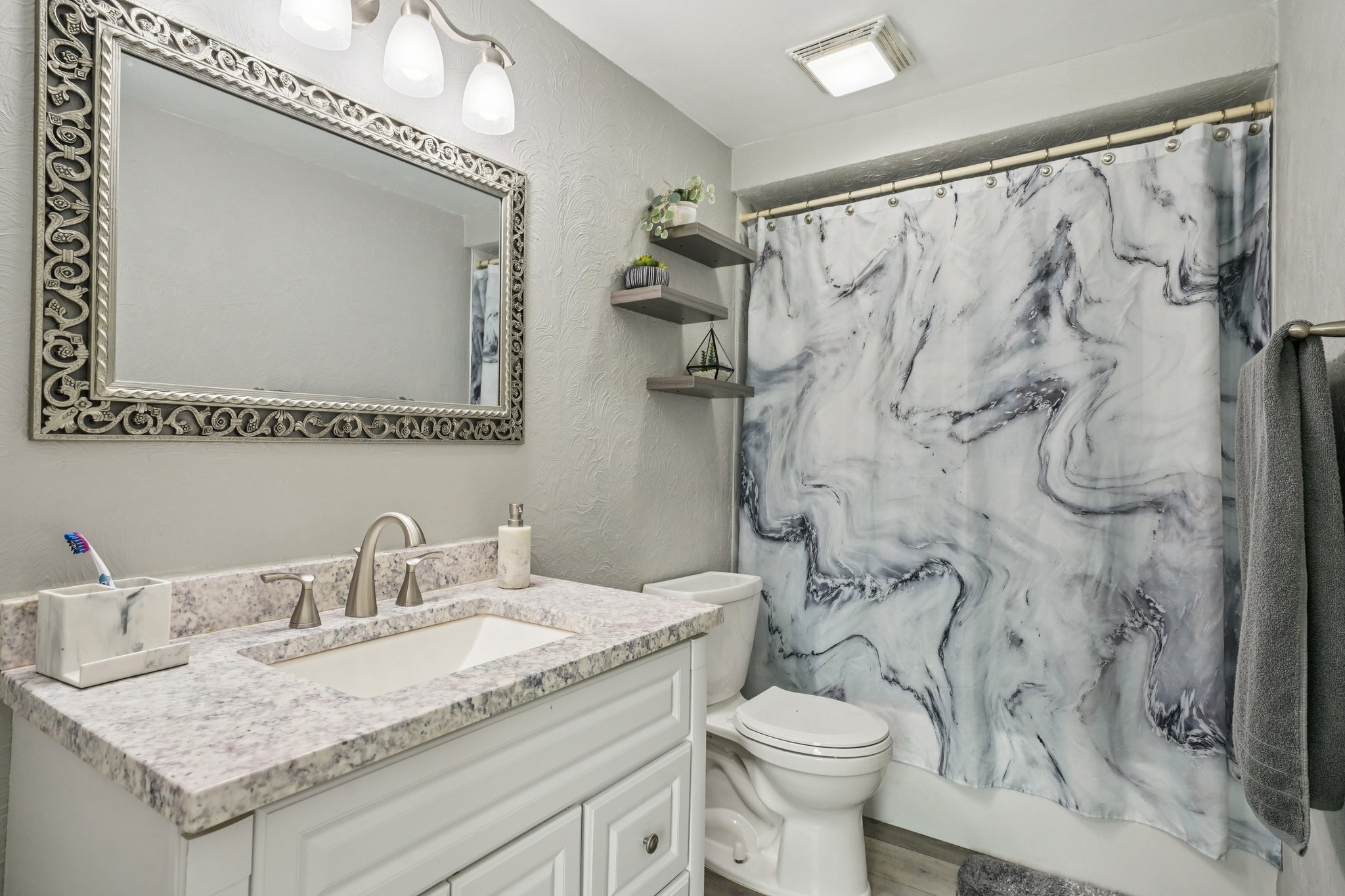 Rosemount Dr-S2003-034.jpg