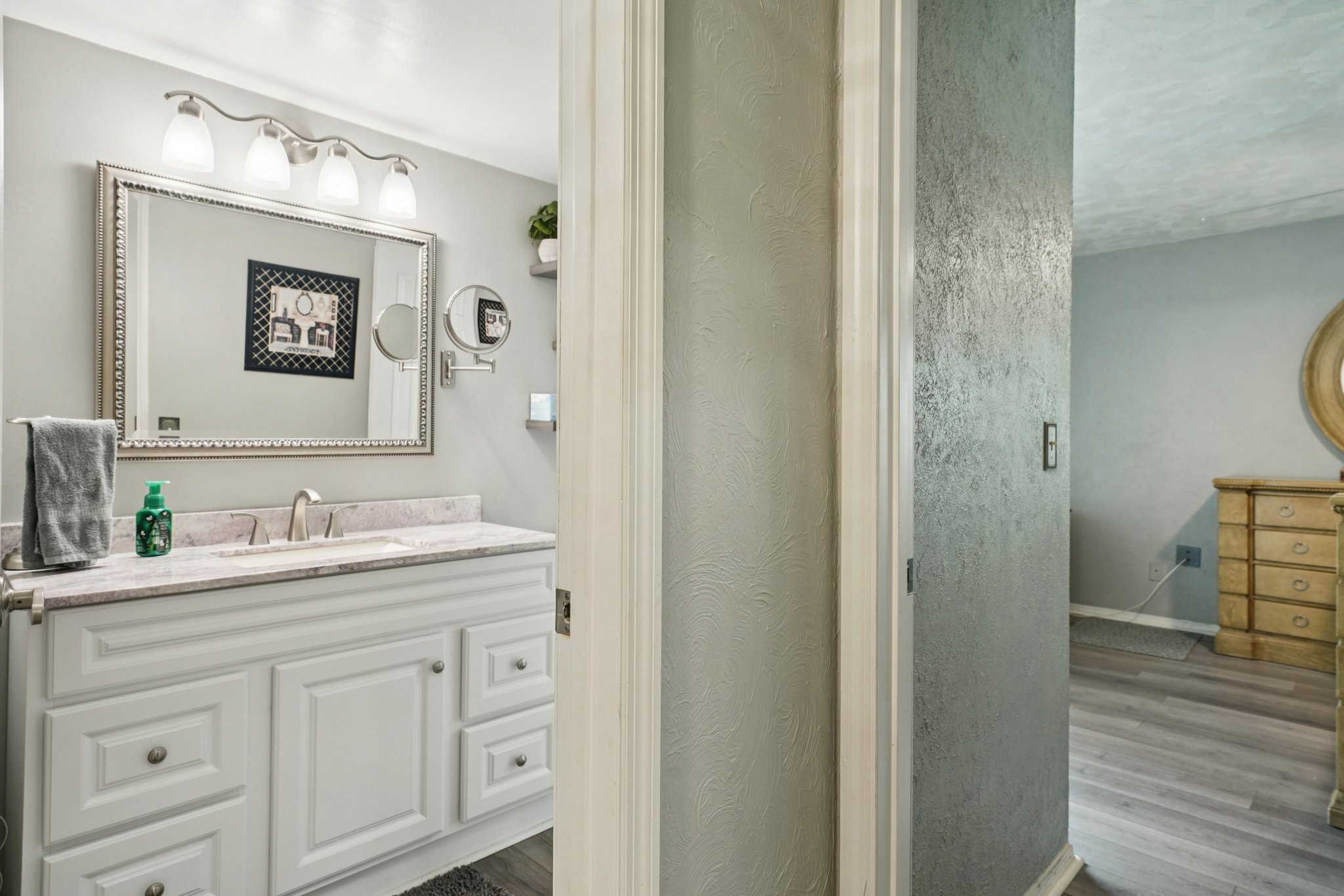 Rosemount Dr-S2003-043.jpg