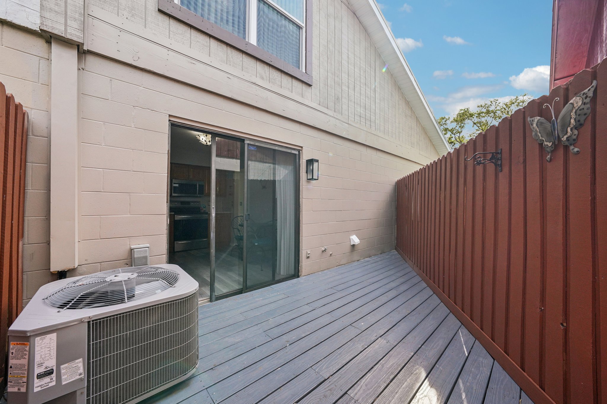 Rosemount Dr-S2003-046.jpg