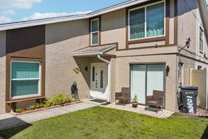 Rosemount Dr-S2003-005.jpg