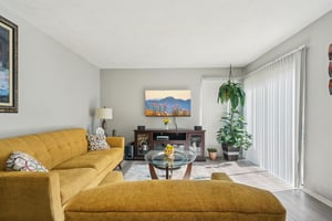 Rosemount Dr-S2003-010.jpg