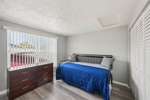 Rosemount Dr-S2003-027.jpg