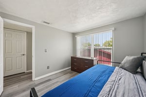 Rosemount Dr-S2003-028.jpg