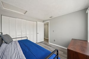 Rosemount Dr-S2003-029.jpg