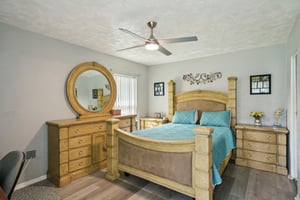 Rosemount Dr-S2003-038.jpg