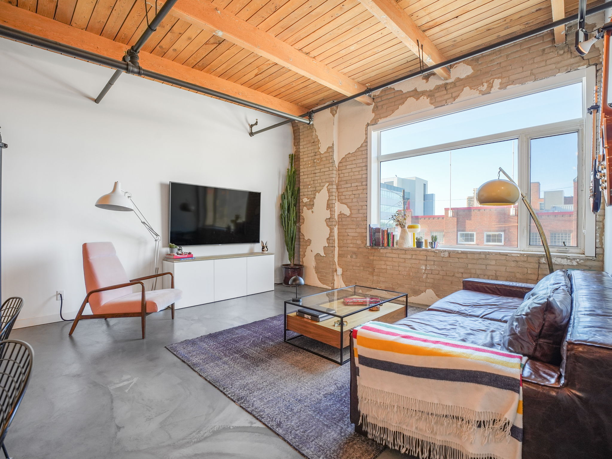 VX - Interior  Image - (11)