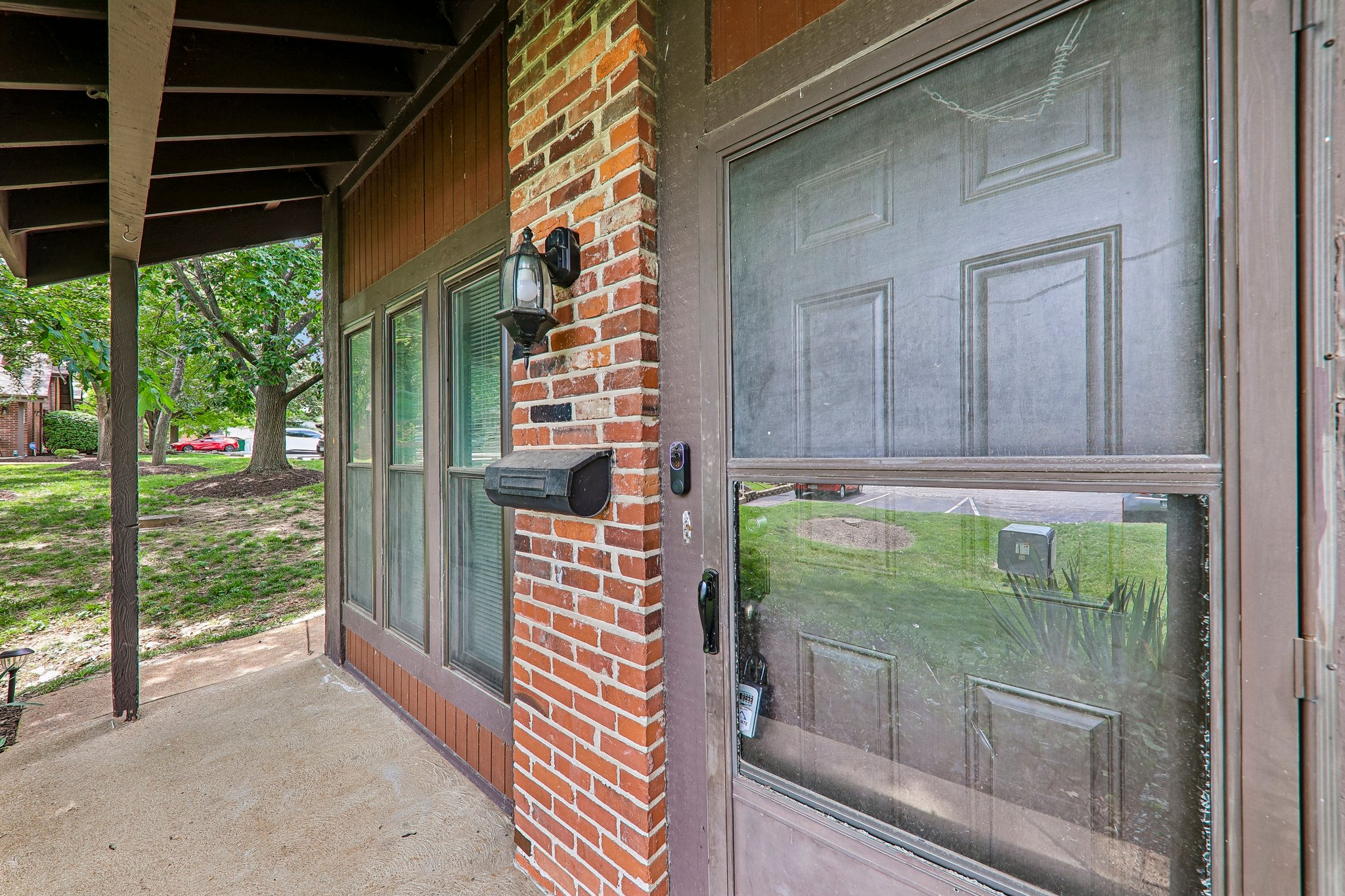 1031 Tavistock Cir-S2506-003.jpg