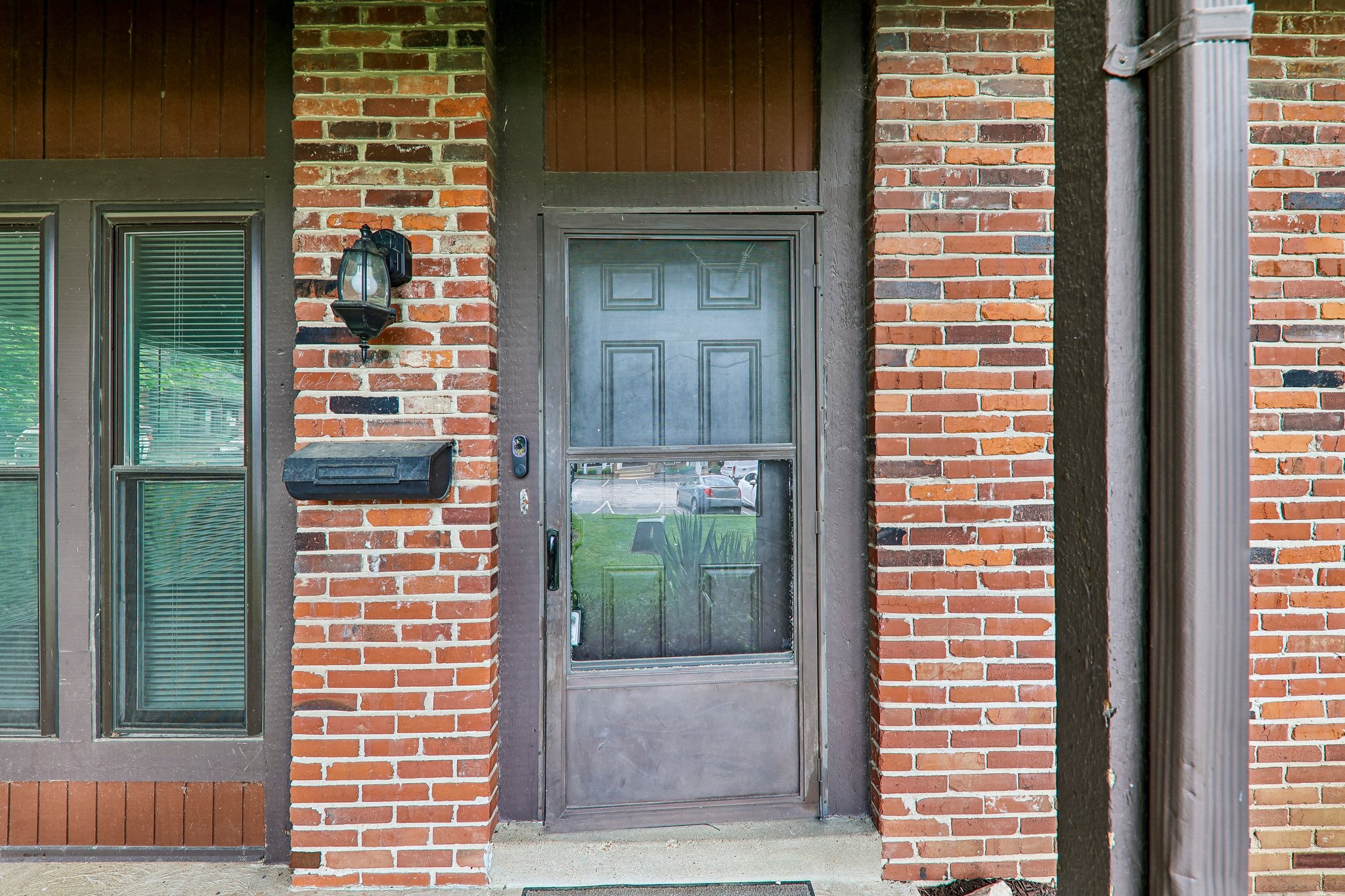 1031 Tavistock Cir-S2506-004.jpg