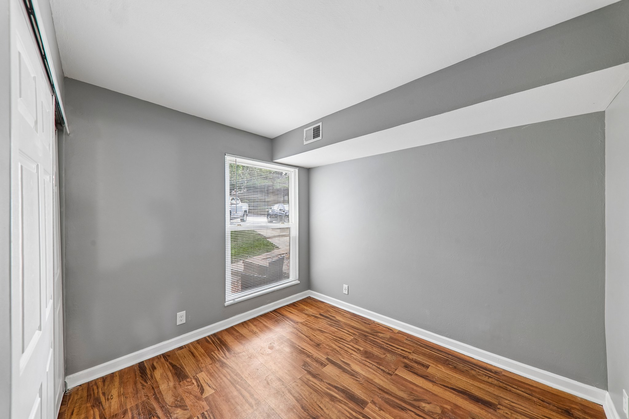 1031 Tavistock Cir-S2506-006.jpg