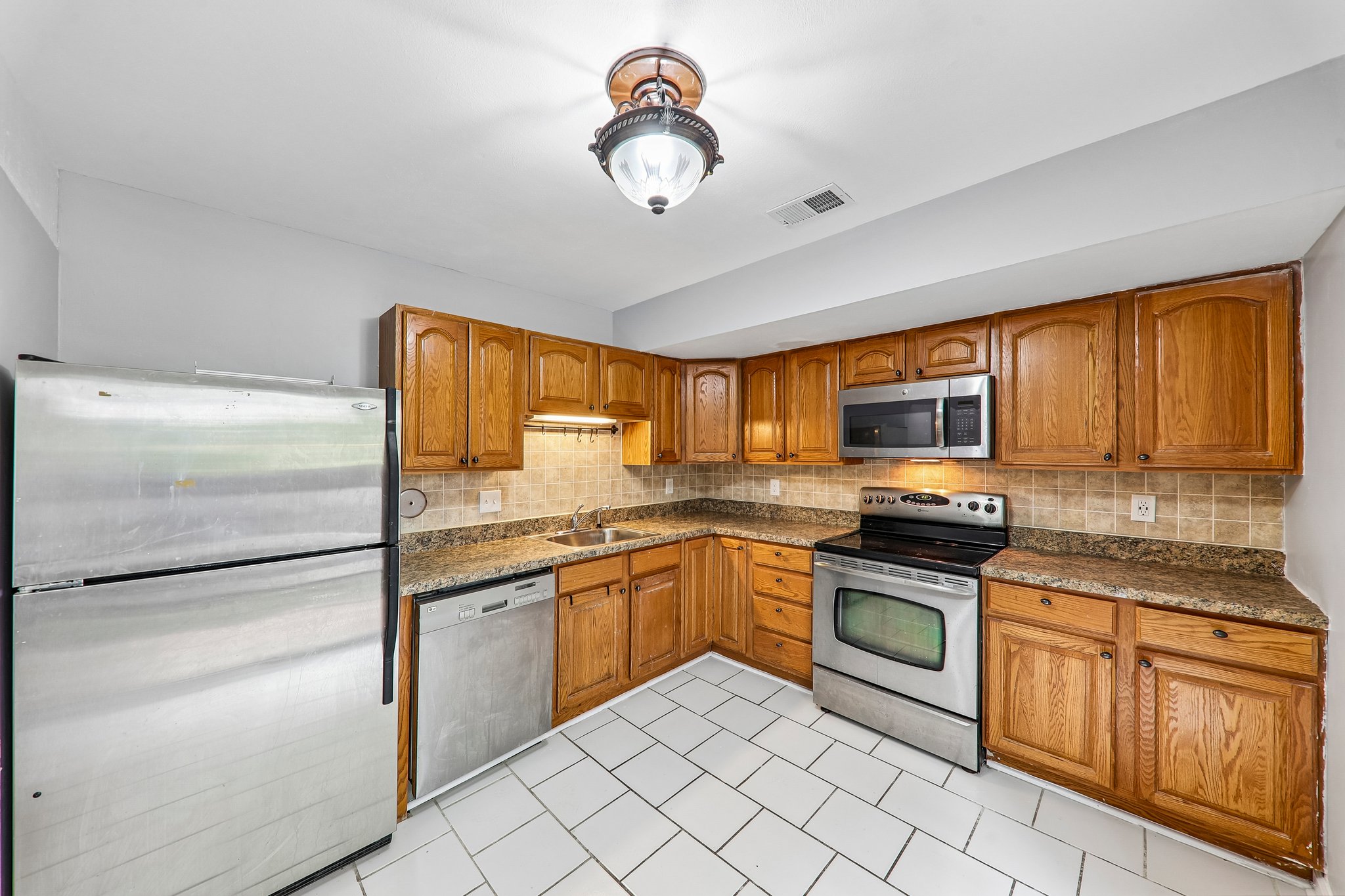 1031 Tavistock Cir-S2506-008.jpg