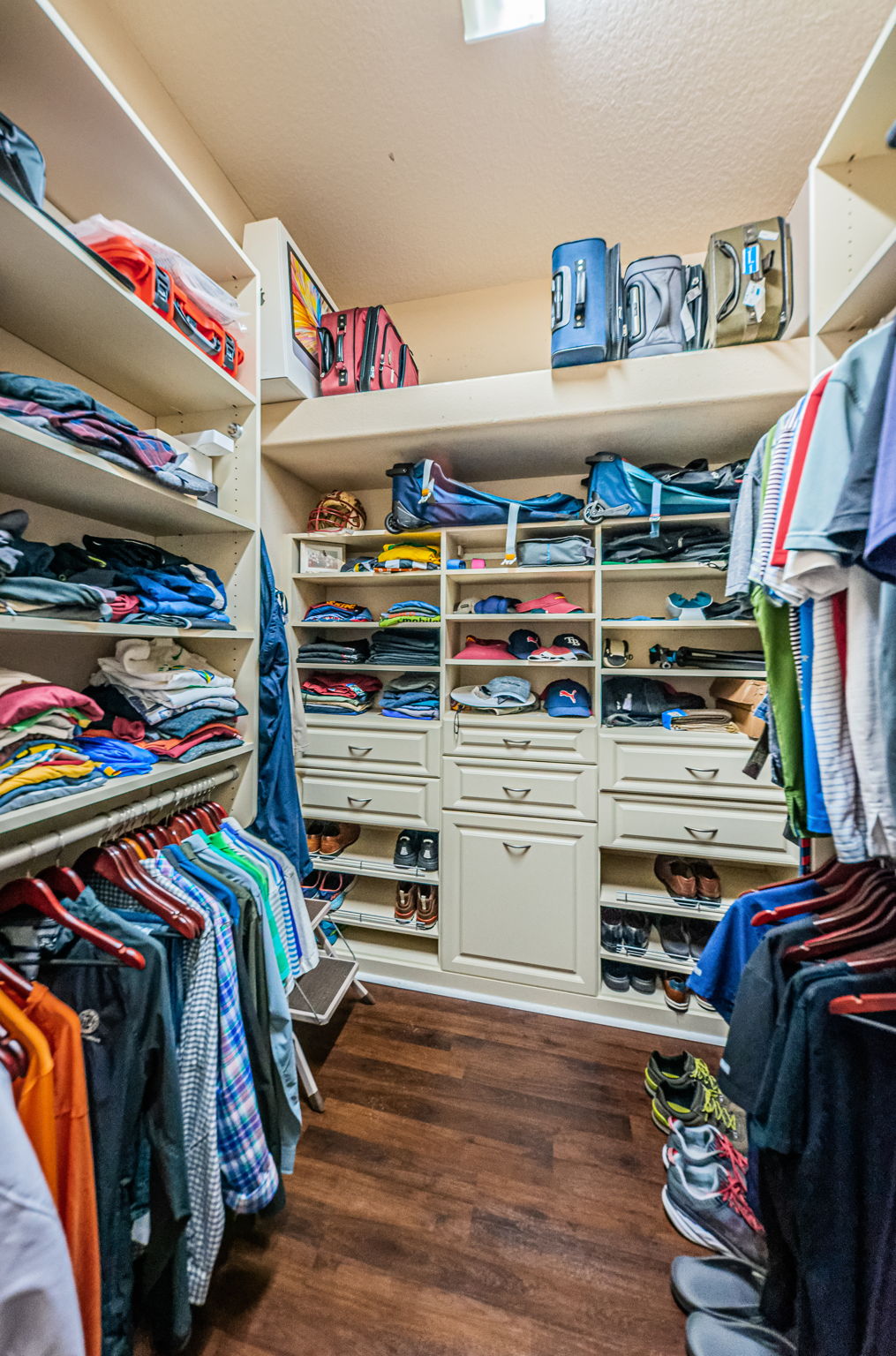 Primary Bedroom Walk-in Closet2