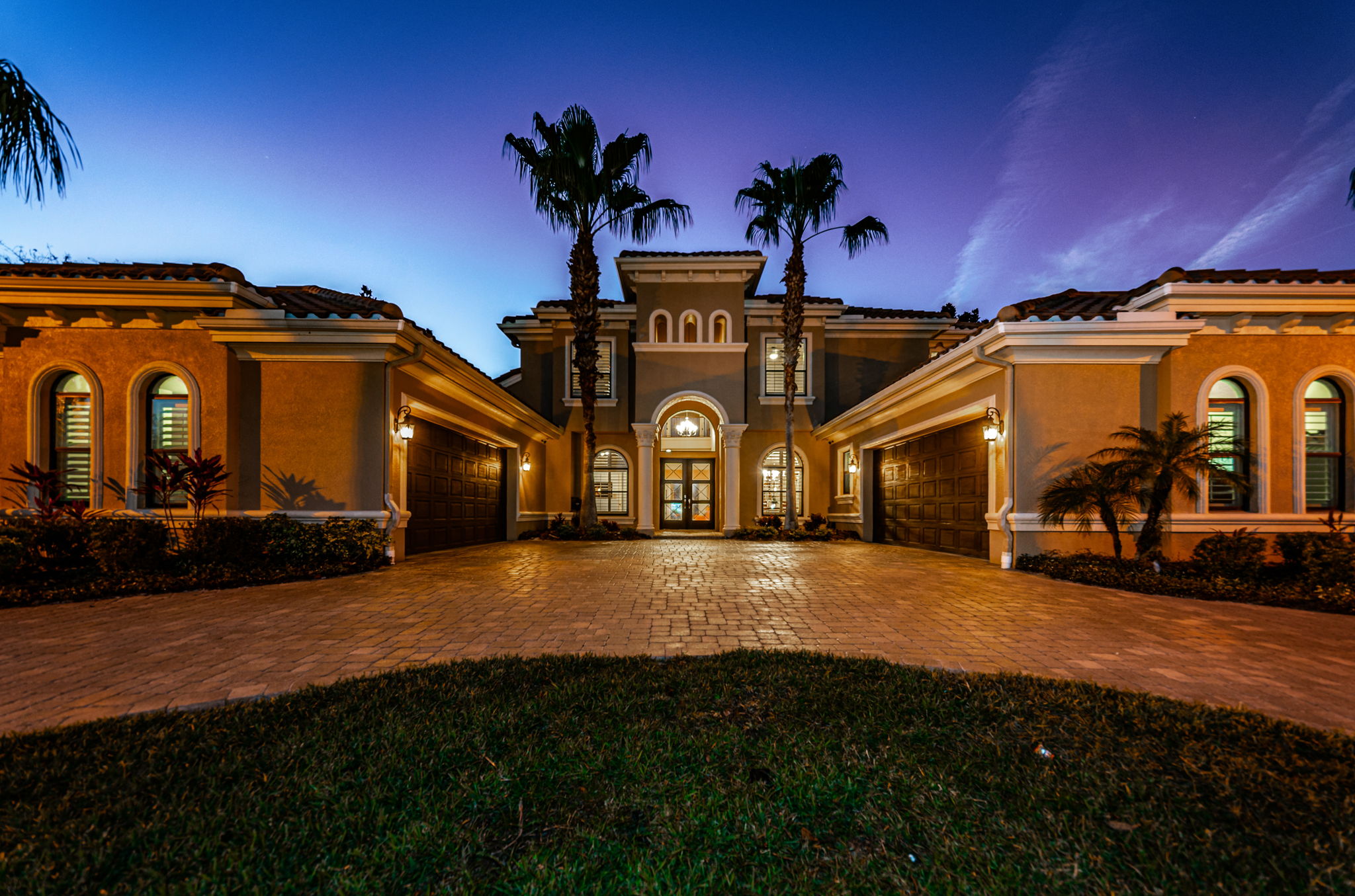 Front Exterior10