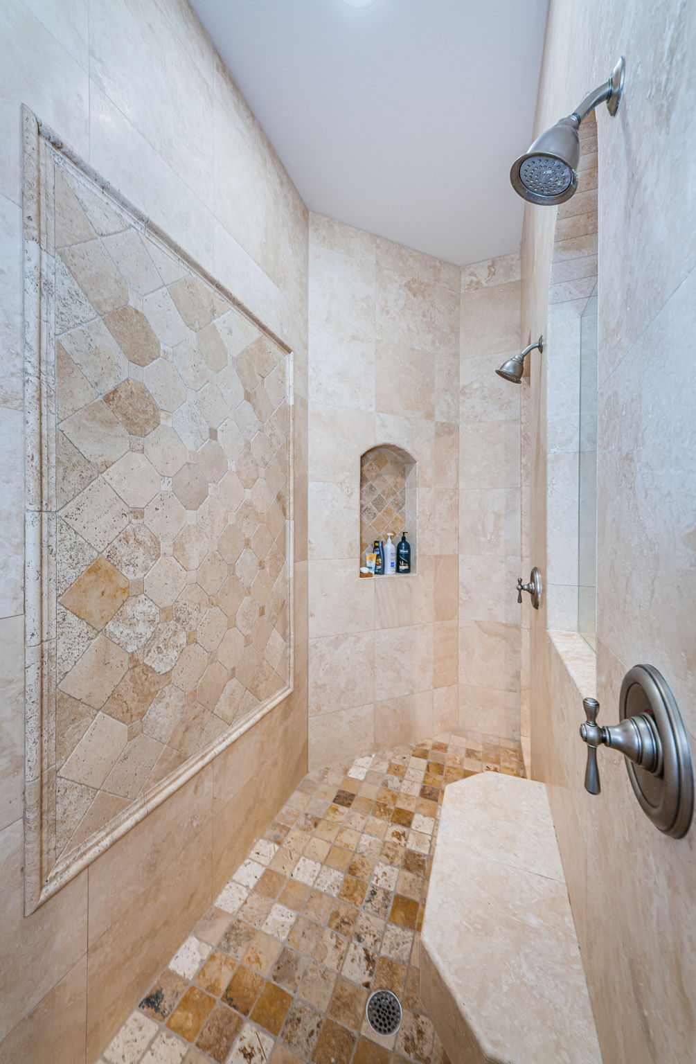Primary Bathroom1c