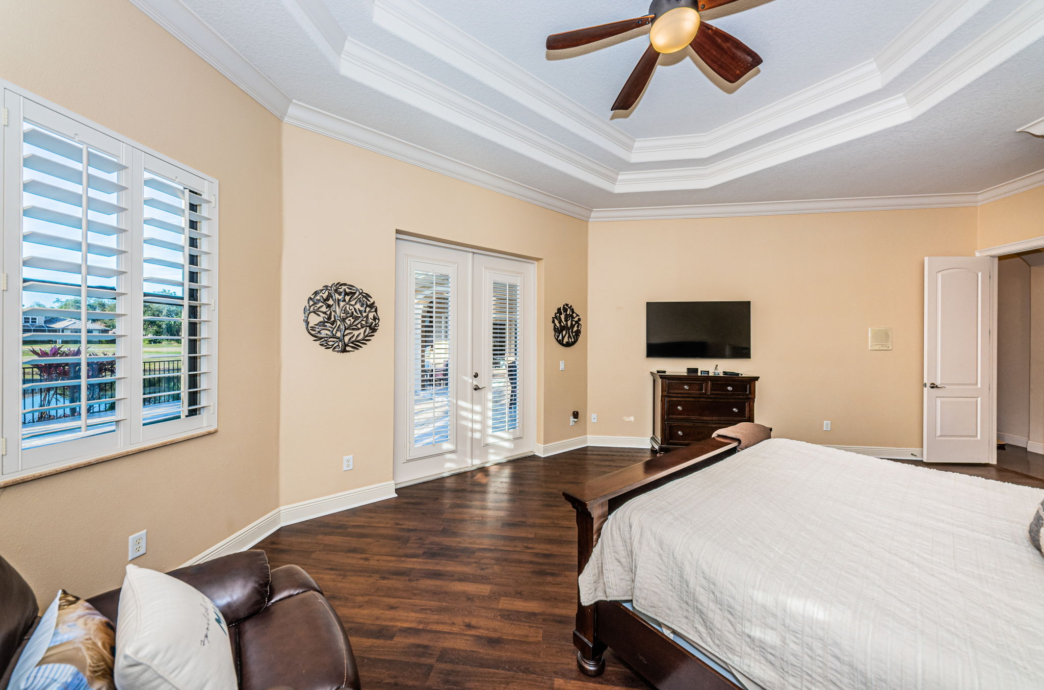 Primary Bedroom1b