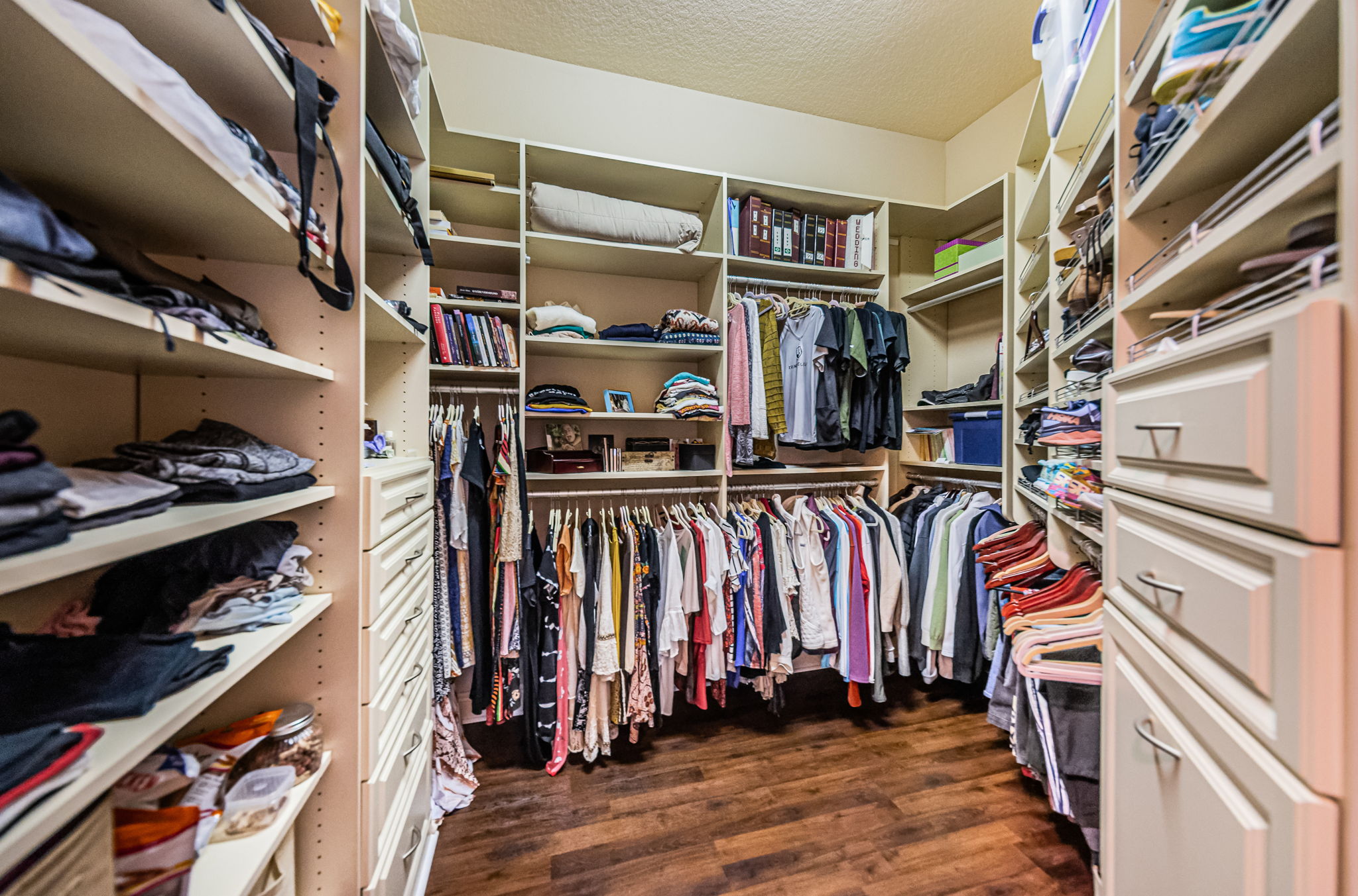 Primary Bedroom Walk-in Closet1