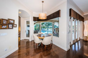 Kitchen Eat-in Area1