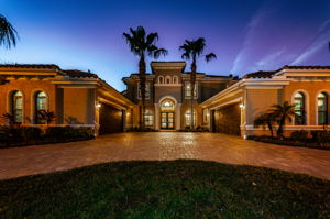 Front Exterior10